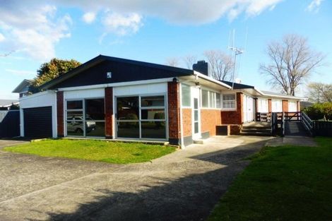 Photo of property in 19 Samuel Place, Queenwood, Hamilton, 3210