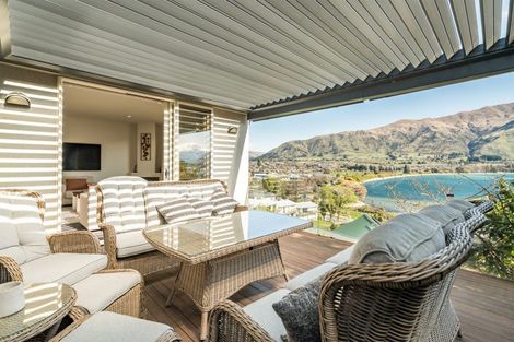 Photo of property in 32 Lismore Street, Wanaka, 9305