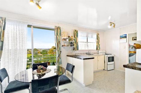 Photo of property in 39 Helena Street, Massey, Auckland, 0614