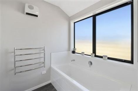 Photo of property in 27 Pukeko Way, Kinloch, Taupo, 3377