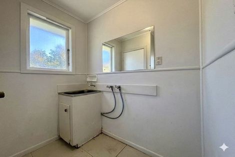 Photo of property in 71 Smythe Road, Henderson, Auckland, 0612