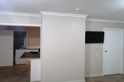 Photo of property in 2 James Road, Manurewa, Auckland, 2102