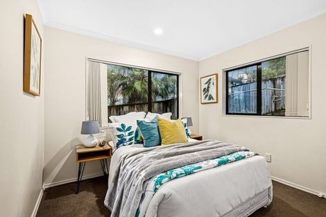 Photo of property in 62a Hogarth Rise, West Harbour, Auckland, 0618