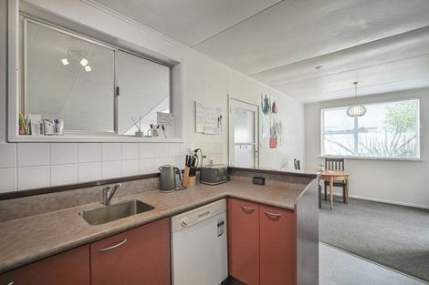 Photo of property in 2/34 Te Aute Road, Havelock North, 4130