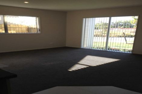 Photo of property in 106 Popokatea Drive, Takanini, 2112