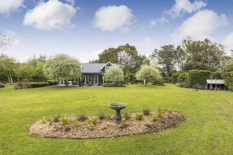 Photo of property in 212 Polson Hill Drive, Aokautere, Palmerston North, 4471