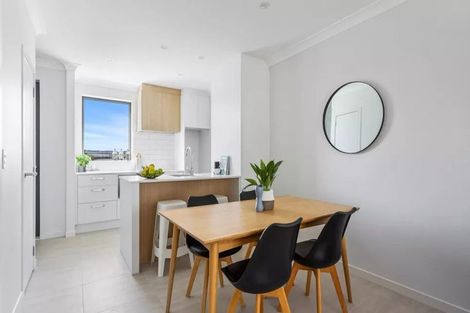 Photo of property in 10 Viridian Avenue, Rosehill, 2113