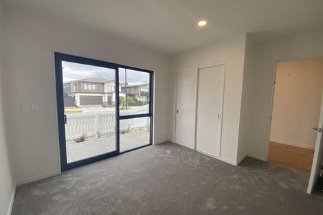 Photo of property in 1 Pukeko Road, Hobsonville, 0616