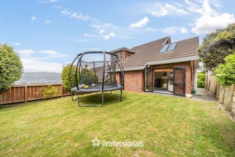 Photo of property in 6 Avonlea Grove, Belmont, Lower Hutt, 5010