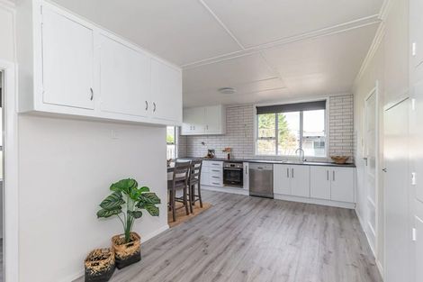 Photo of property in 22 Churchill Crescent, Shannon, 4821