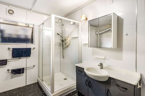 Photo of property in 84 Pioneer Road, Moturoa, New Plymouth, 4310