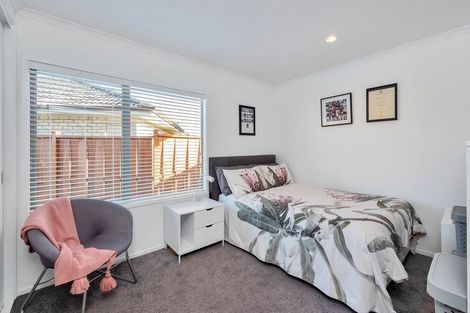 Photo of property in 15 Russett Grove, Henderson, Auckland, 0612