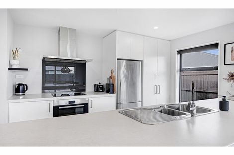 Photo of property in 5 Grasmere Close, Rangiora, 7400