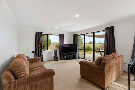 Photo of property in 41b Springs Road, Parakai, 0830