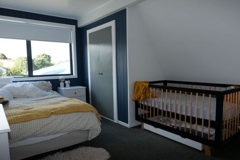 Photo of property in 9 Toporoa View, Ascot Park, Porirua, 5024