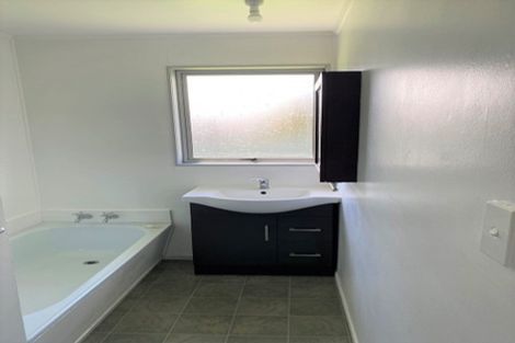 Photo of property in 48 Sunlands Drive, Manurewa, Auckland, 2102