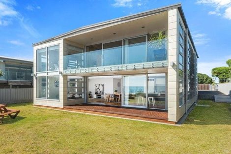 Photo of property in 99 Karewa Parade, Papamoa Beach, Papamoa, 3118