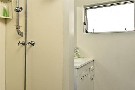 Photo of property in 2/52 Te Kanawa Crescent, Henderson, Auckland, 0610