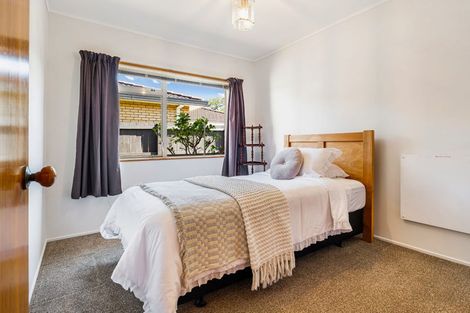 Photo of property in 38 Edward Avenue, Orewa, 0931