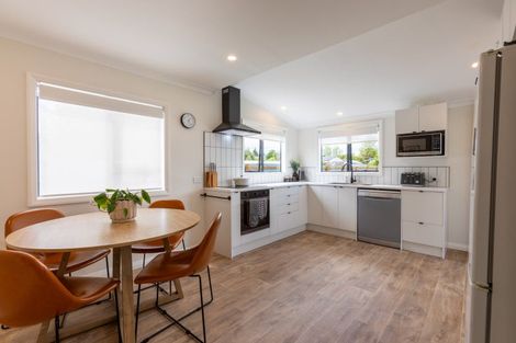 Photo of property in 12 Thyra Street, Dannevirke, 4930
