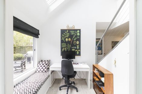 Photo of property in 212 Polson Hill Drive, Aokautere, Palmerston North, 4471