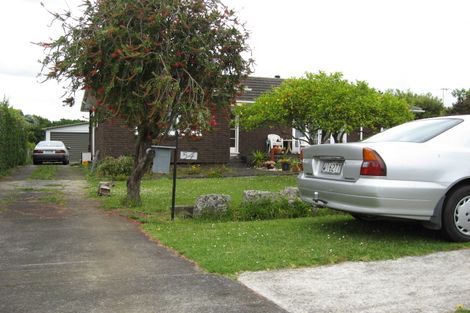 Photo of property in 54 Muir Avenue, Mangere Bridge, Auckland, 2022