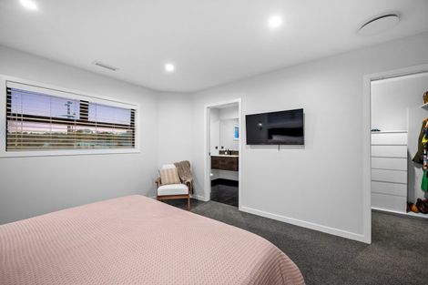 Photo of property in 2a Roland Road, Greenhithe, Auckland, 0632