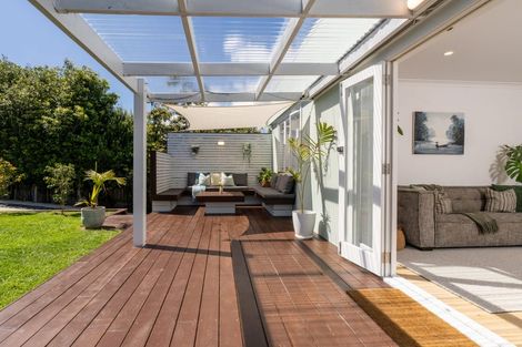 Photo of property in 21 Government Road, Raglan, 3225