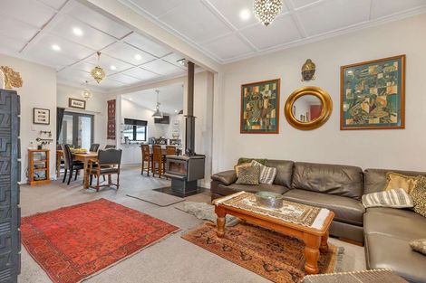 Photo of property in 100 Cole Street, Dannevirke, 4930