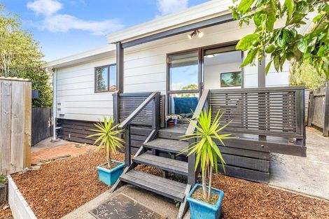 Photo of property in 6 Peterhouse Place, West Harbour, Auckland, 0618