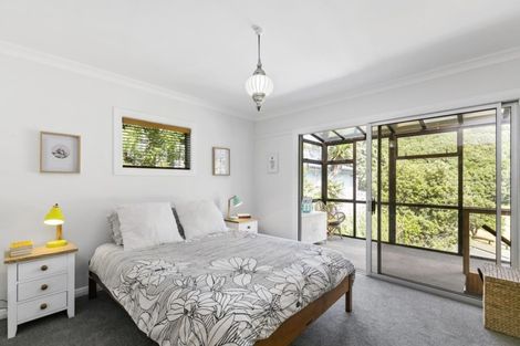 Photo of property in 137 Houghton Bay Road, Houghton Bay, Wellington, 6023