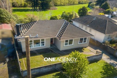 Photo of property in 90 Wood Street, Wainuiomata, Lower Hutt, 5014