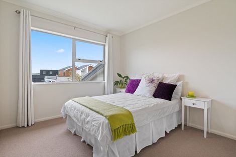 Photo of property in 32 Bayvista Drive, Karaka, Papakura, 2113