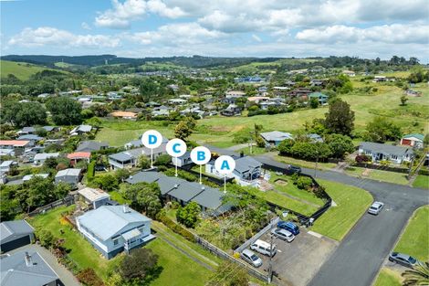 Photo of property in 1/3 Miro Street, Helensville, 0800