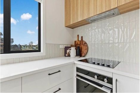 Photo of property in 45 Rorotu Avenue, Karaka, 2113