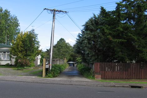 Photo of property in 2/164 Rathgar Road, Henderson, Auckland, 0610