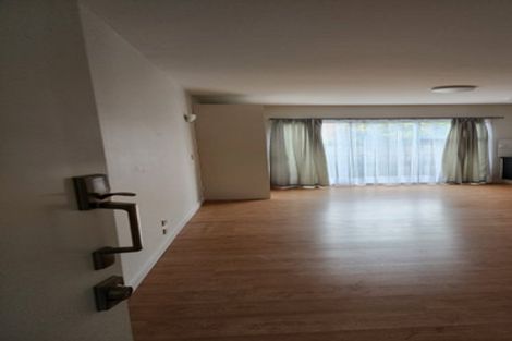 Photo of property in 46 Spinnaker Drive, Te Atatu Peninsula, Auckland, 0610