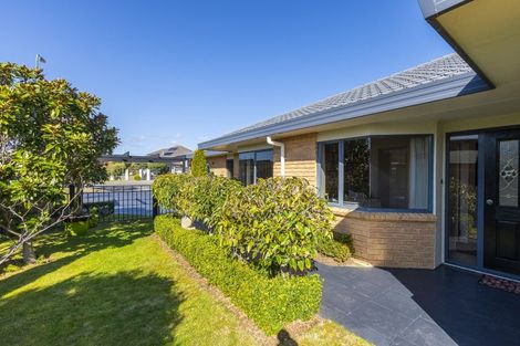 Photo of property in 32 Millennium Hill, Paraparaumu, 5032