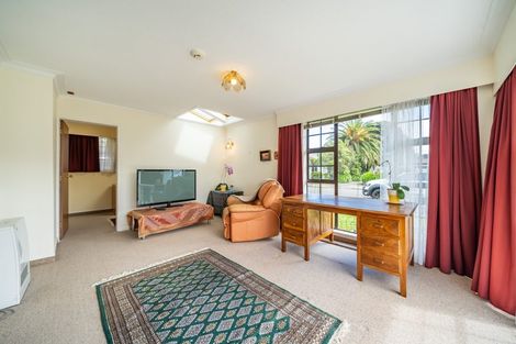 Photo of property in 11 Observatory Close, Whitby, Porirua, 5024