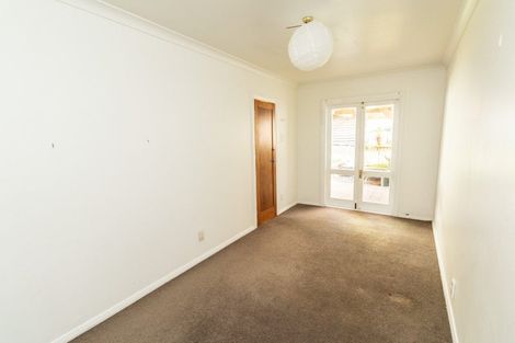Photo of property in 192 Sutherland Road, Lyall Bay, Wellington, 6022