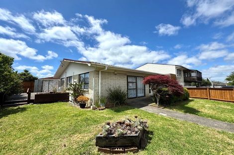 Photo of property in 1/27 Butley Drive, Farm Cove, Auckland, 2012