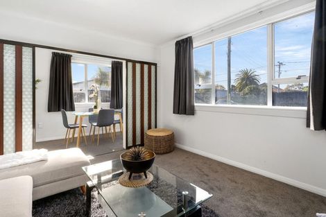 Photo of property in 17 Woodgrove Avenue, North New Brighton, Christchurch, 8083