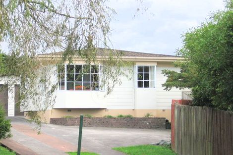 Photo of property in 1 Edgewood Way, Henderson, Auckland, 0612