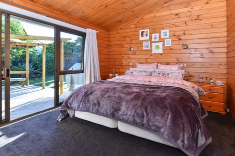 Photo of property in 44 St Annes Crescent, Wattle Downs, Auckland, 2103