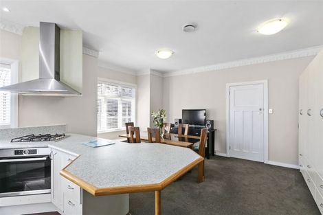 Photo of property in 16 Ranui Crescent, Khandallah, Wellington, 6035