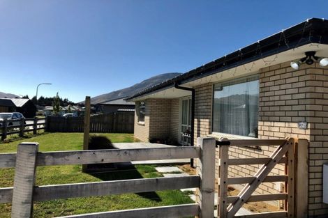 Photo of property in 32 Cheltenham Road, Lower Shotover, Queenstown, 9304
