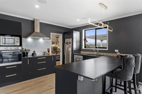 Photo of property in 18 Topsail Way, Whitby, Porirua, 5024