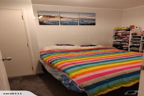 Photo of property in 17a Kingsbridge Place, Newlands, Wellington, 6037