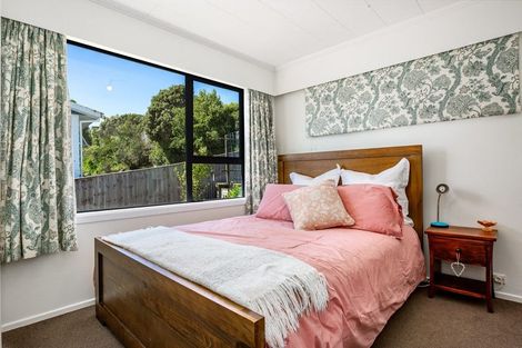 Photo of property in 6 Ettrick Grove, Papakowhai, Porirua, 5024
