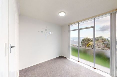 Photo of property in 23uc7 Rangitane Street, Maupuia, Wellington, 6022